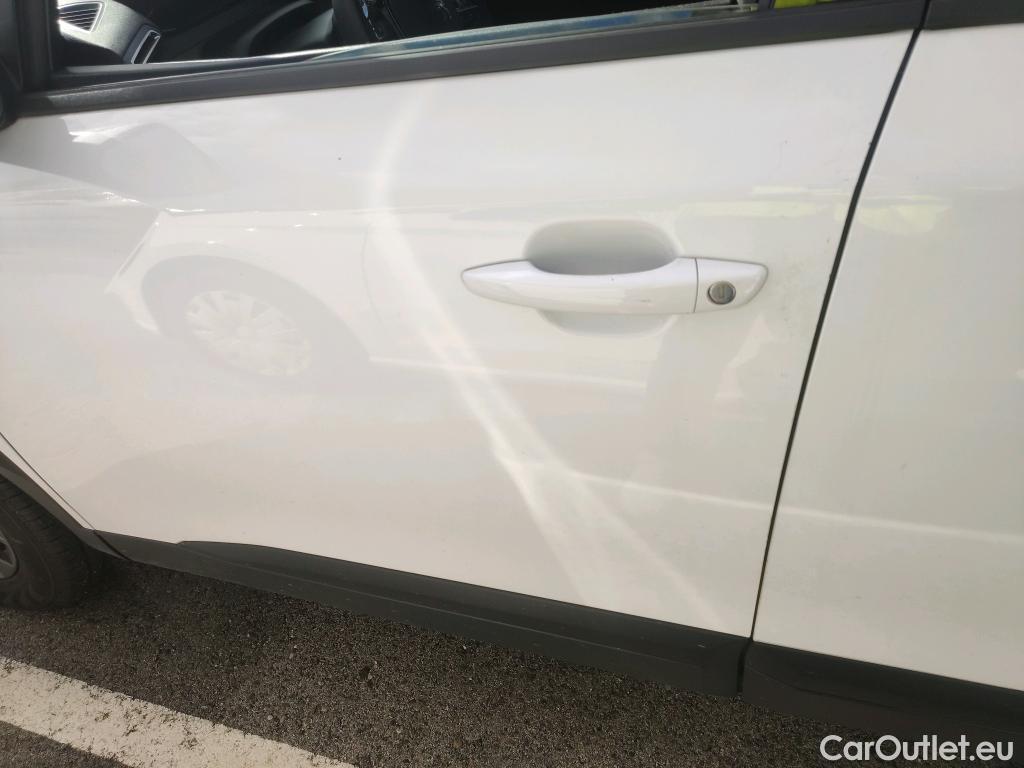  Peugeot  2008 PEUGEOT  / 2019 / 5P / todoterreno Active Pack BlueHDI 81kW (110CV) #13