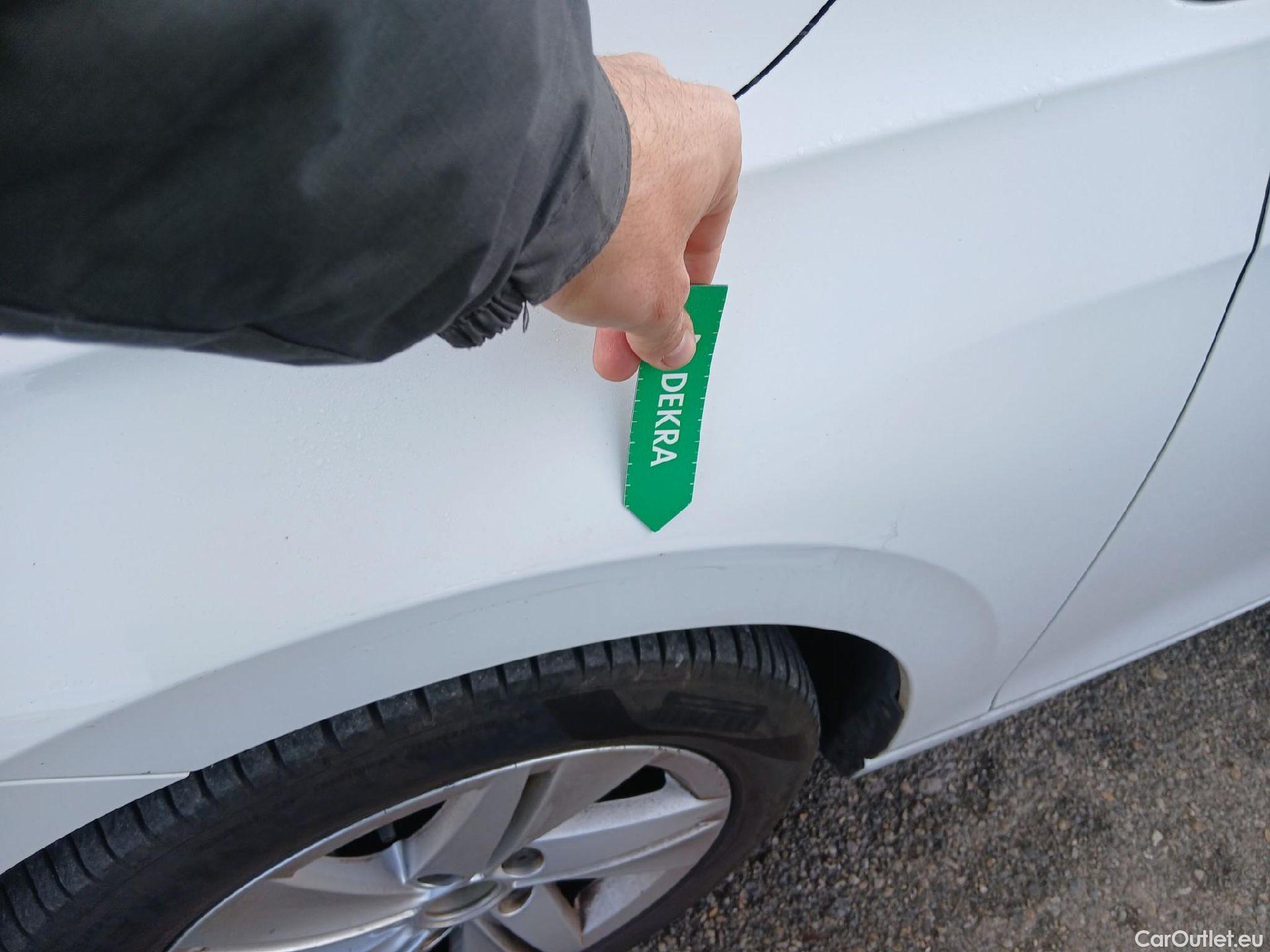  Volkswagen  Golf  VOLKSWAGEN / 2020 / 5P / berlina con portón Life 1.0 eTSI 81kW (110CV) DSG #12