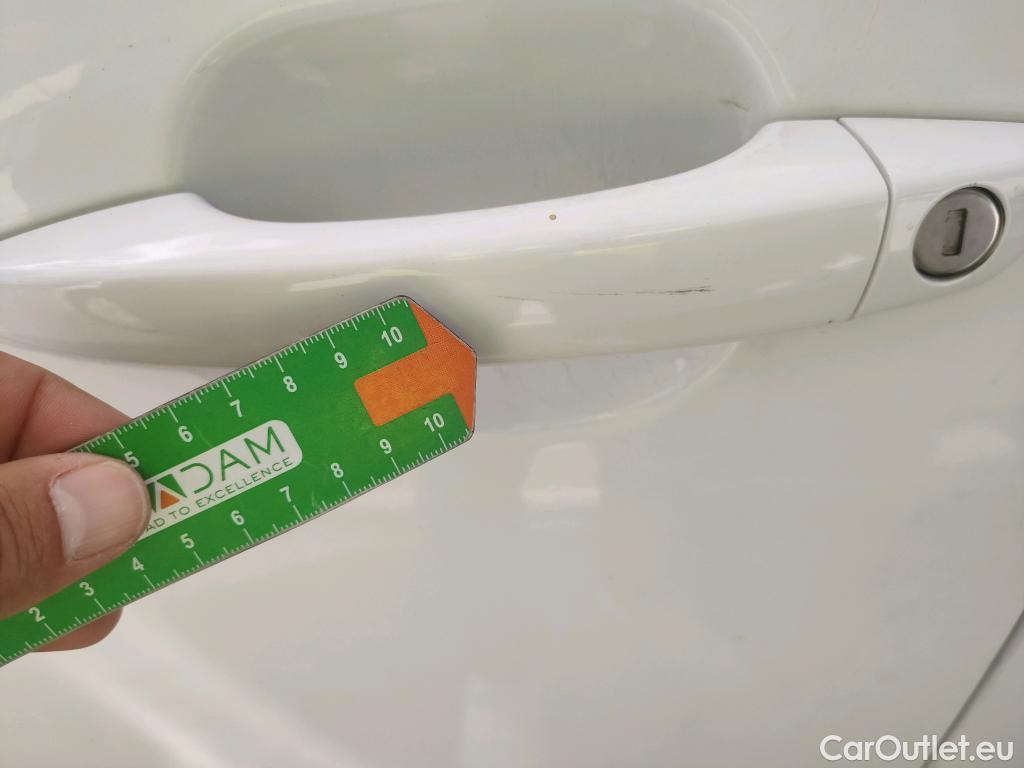  Peugeot  2008 PEUGEOT  / 2019 / 5P / todoterreno Active Pack BlueHDI 81kW (110CV) #29