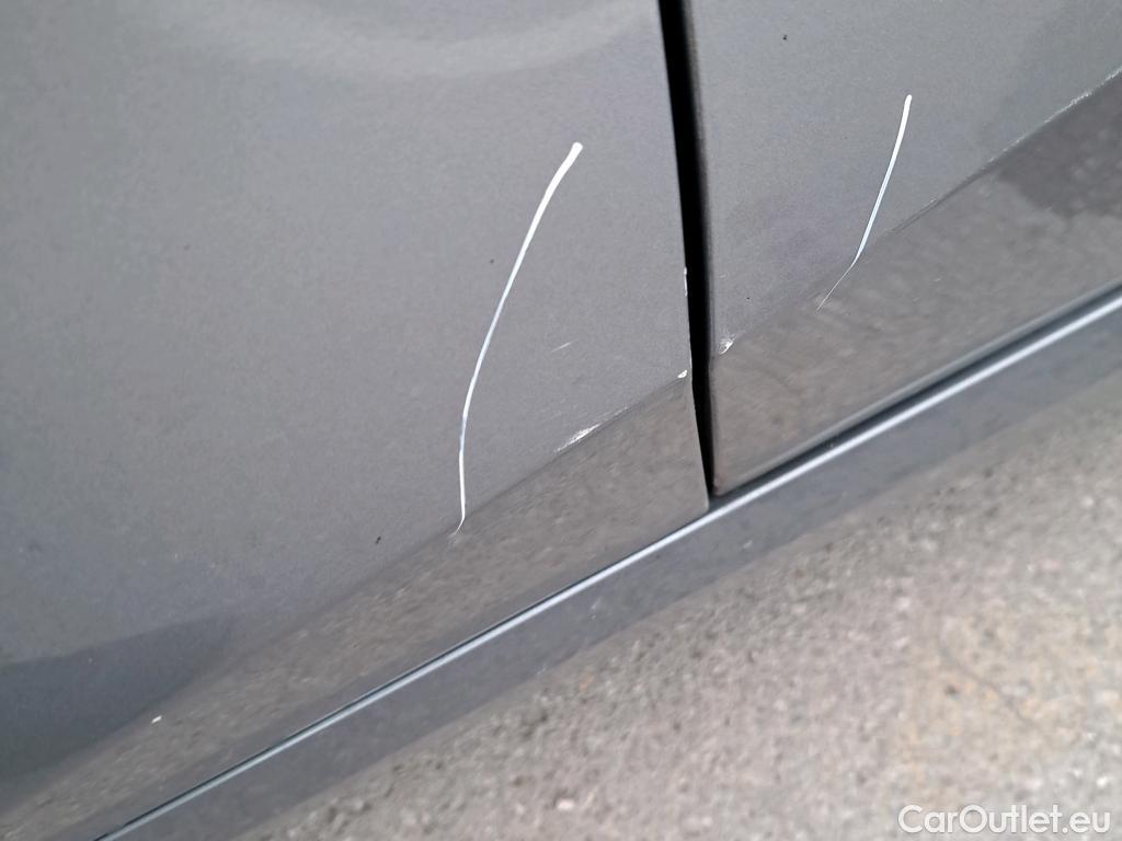  Bmw  Serie 1 BMW  / 2019 / 5P / berlina con portón 118i Corporate Auto. (AC) #15