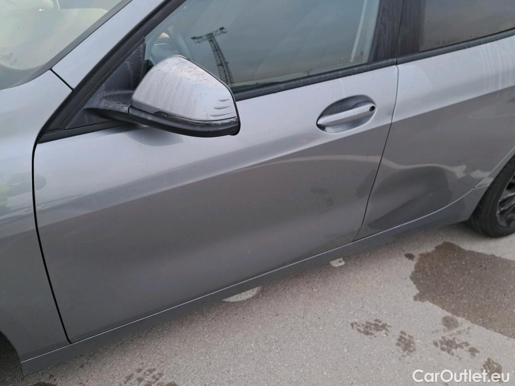  Bmw  Serie 1 BMW  / 2019 / 5P / berlina con portón 118i Corporate Auto. (AC) #14