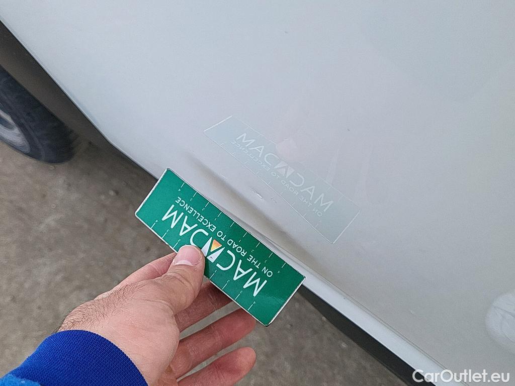  Citroen  C4 Cactus CITROEN  / 2018 / 5P / berlina con portón PureTech 81KW (110CV) S&S Shine (CX) #5