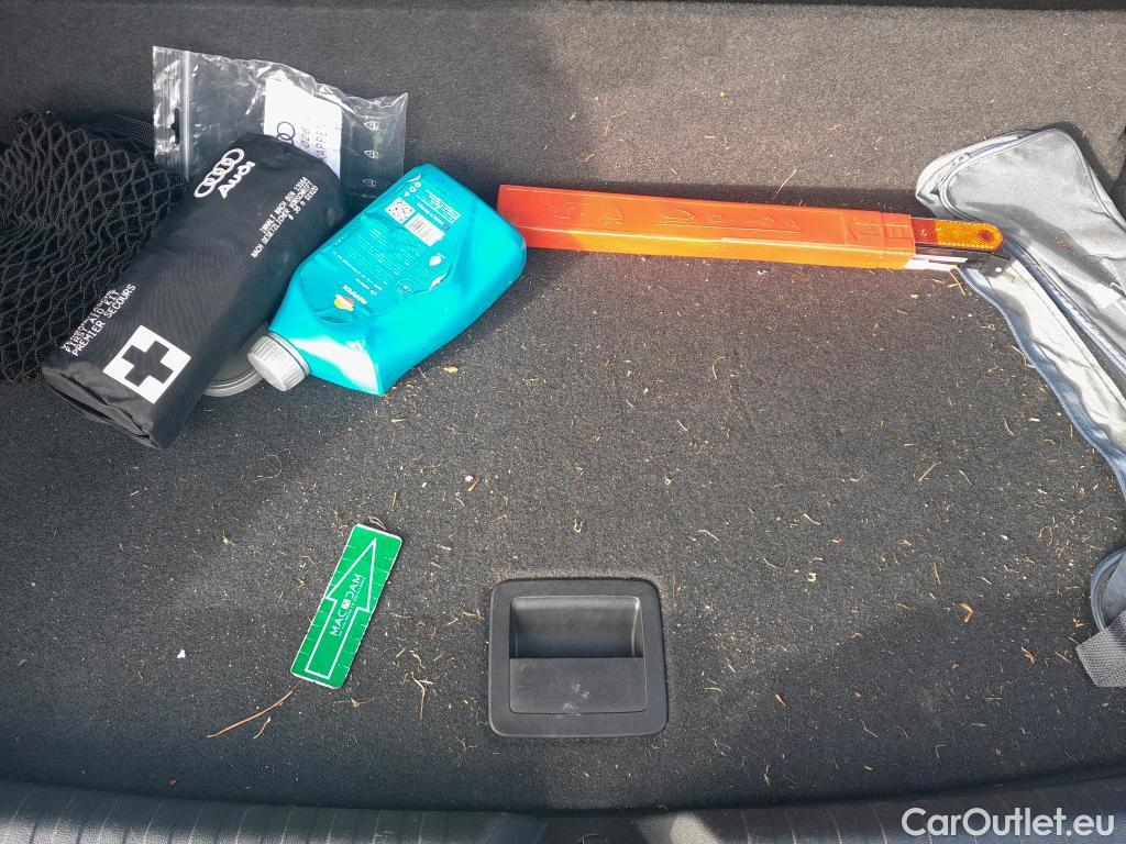  Audi  A1 Sportback AUDI A1 / 2018 / 5P / berlina con portón Sportback Black line 35 TFSI 110kW S tro #13