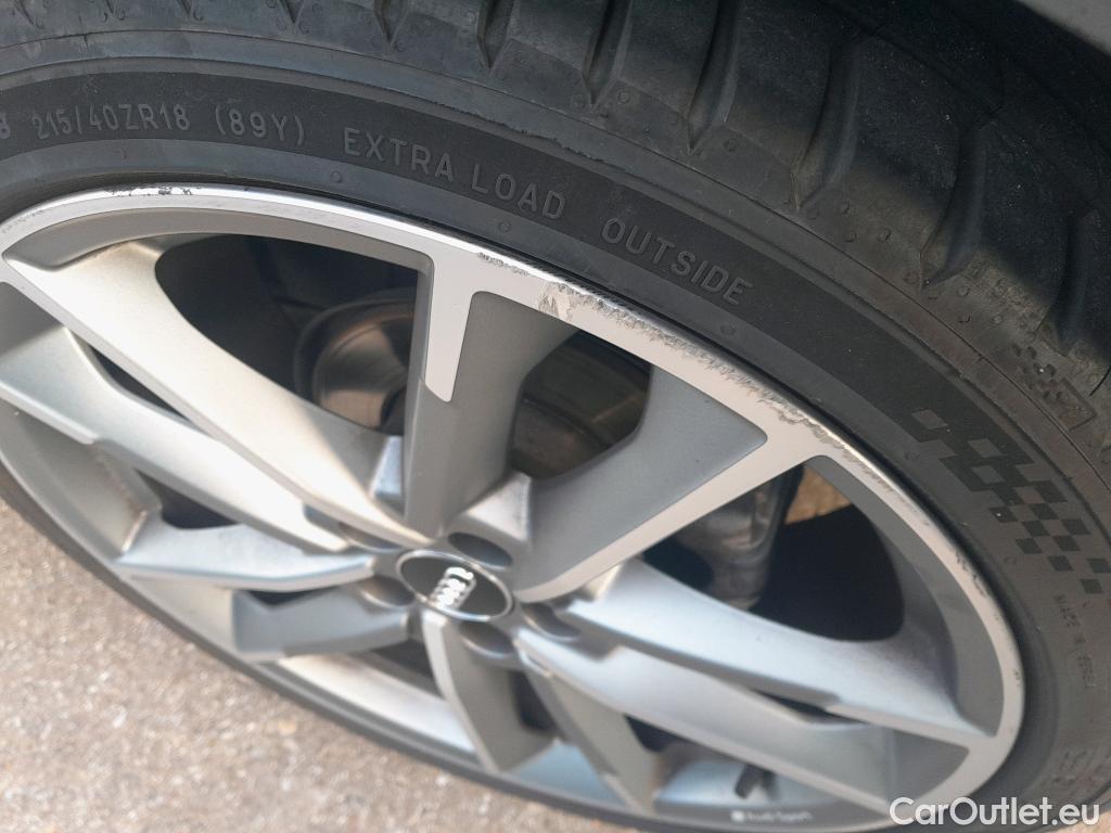  Audi  A1 Sportback AUDI A1 / 2018 / 5P / berlina con portón Sportback Black line 35 TFSI 110kW S tro #5