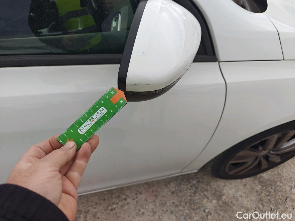  Peugeot  308 PEUGEOT  / 2017 / 5P / berlina con portón 5p Active Pack BlueHDi 130 S&S #12