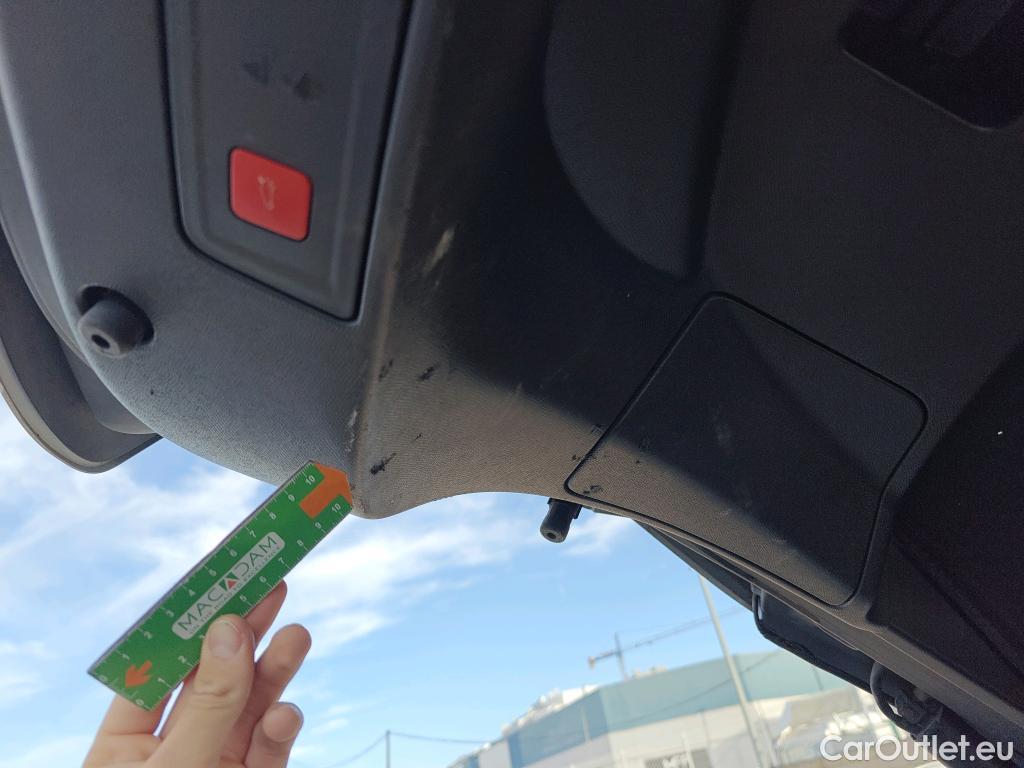  Peugeot  508 PEUGEOT  / 2018 / 5P / berlina con portón 5P Allure Pack BlueHDi 130 S&S EAT8 #31