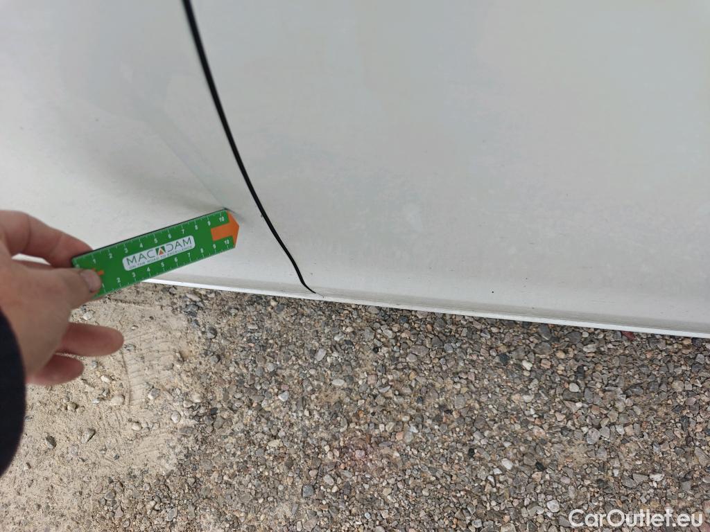  Peugeot  308 PEUGEOT  / 2017 / 5P / berlina con portón 5p Active Pack BlueHDi 130 S&S #18