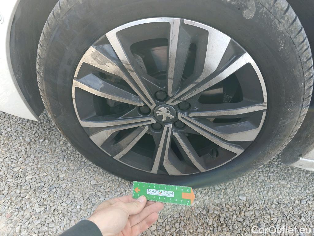  Peugeot  508 PEUGEOT  / 2018 / 5P / berlina con portón 5P Allure Pack BlueHDi 130 S&S EAT8 #11