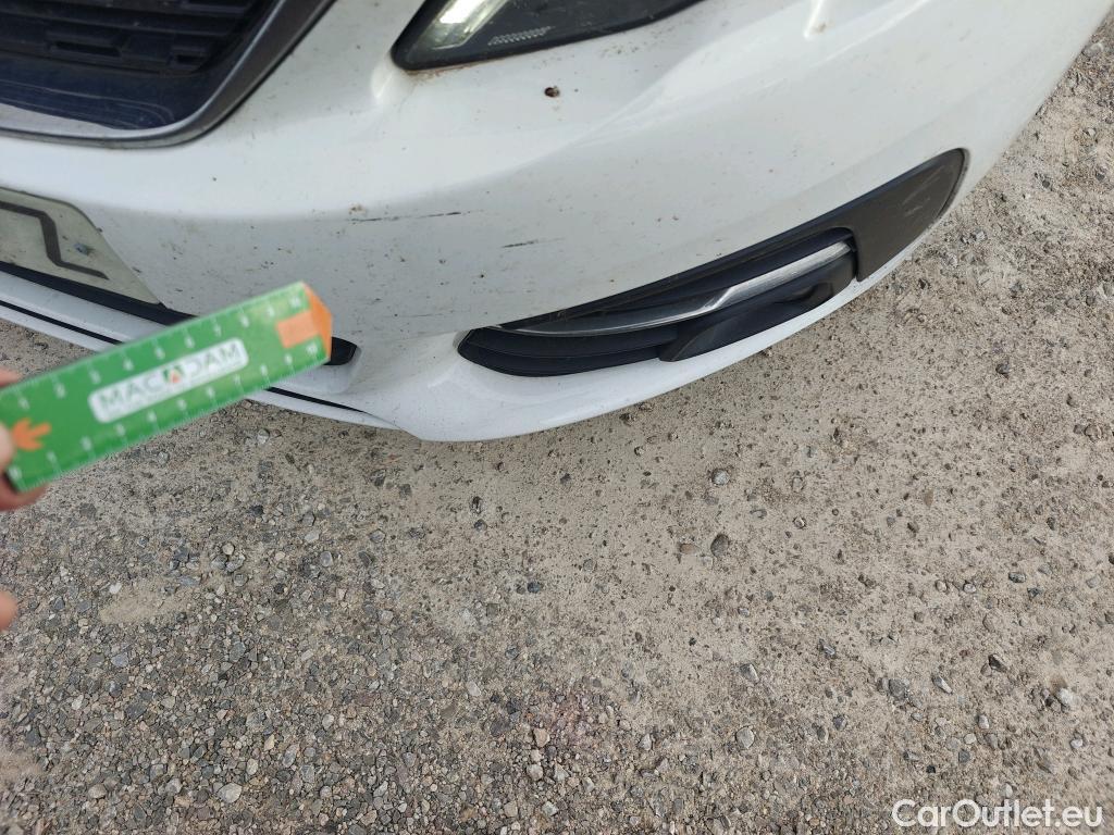  Peugeot  308 PEUGEOT  / 2017 / 5P / berlina con portón 5p Active Pack BlueHDi 130 S&S #10