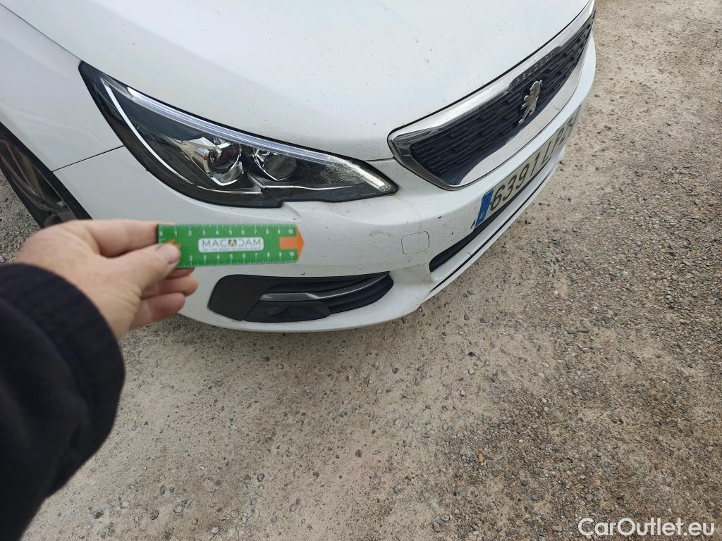  Peugeot  308 PEUGEOT  / 2017 / 5P / berlina con portón 5p Active Pack BlueHDi 130 S&S #7