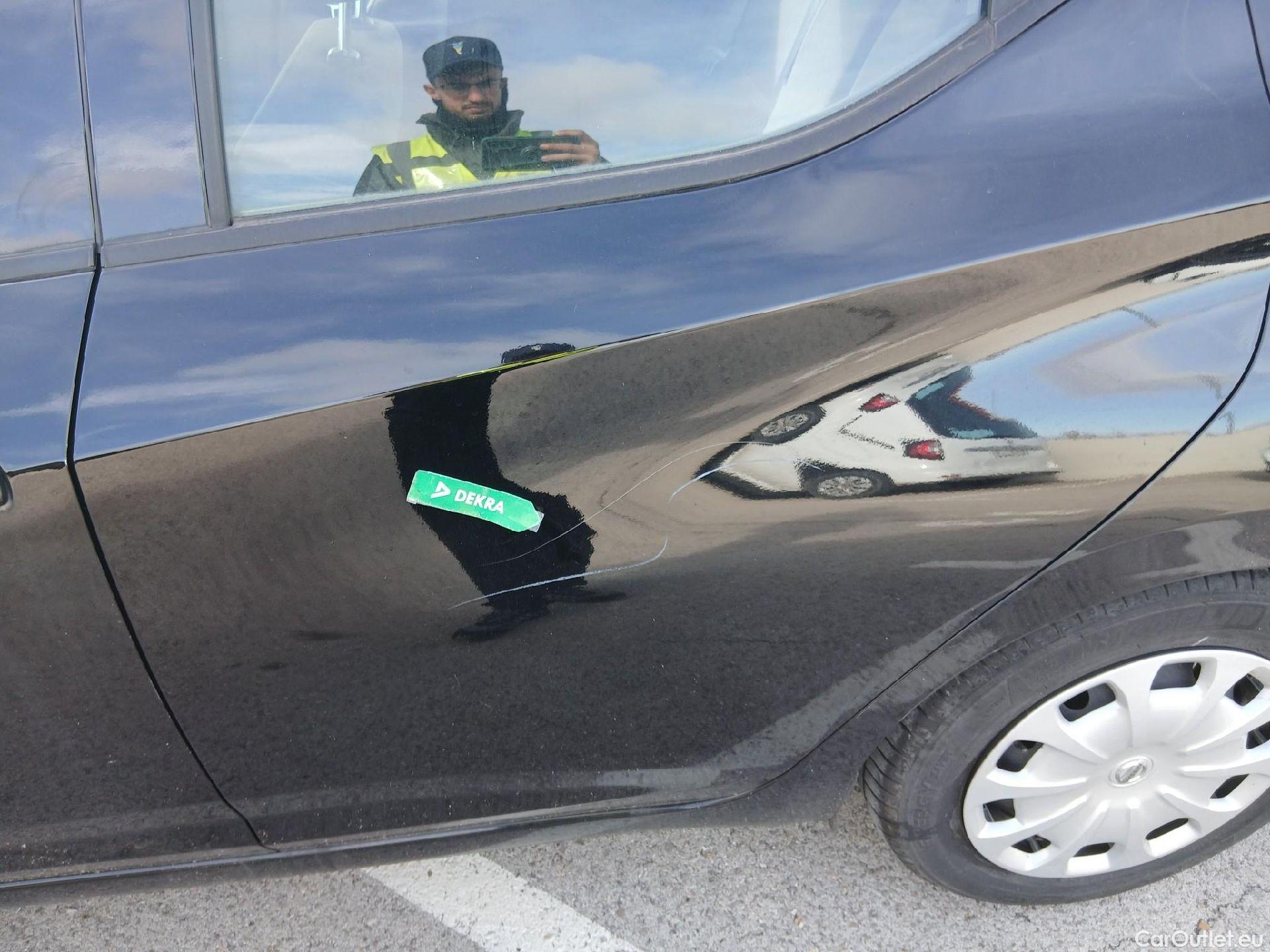  Nissan  Micra NISSAN  / 2017 / 5P / berlina con portón IG-T 68 kW (92 CV) E6D-F Acenta Sprint #18