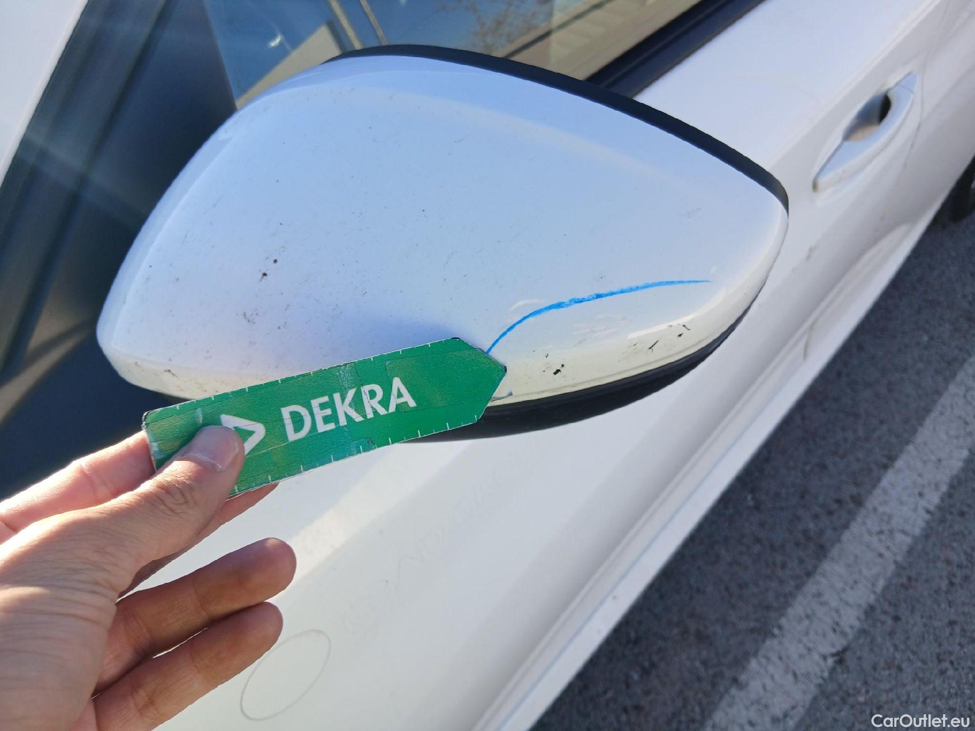  Peugeot  208 PEUGEOT  / 2019 / 5P / berlina con portón BlueHDi 73kW (100CV) Active Pack (AC) #16