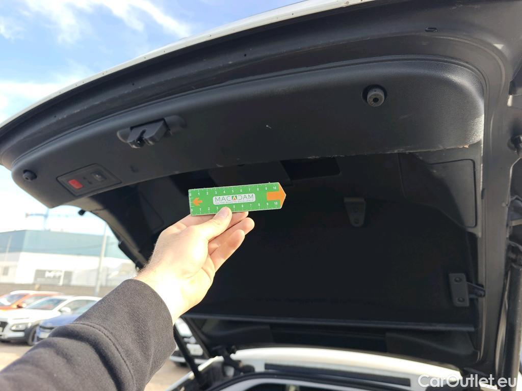  Peugeot  508 PEUGEOT  / 2018 / 5P / berlina con portón 5P Allure Pack BlueHDi 130 S&S EAT8 #28