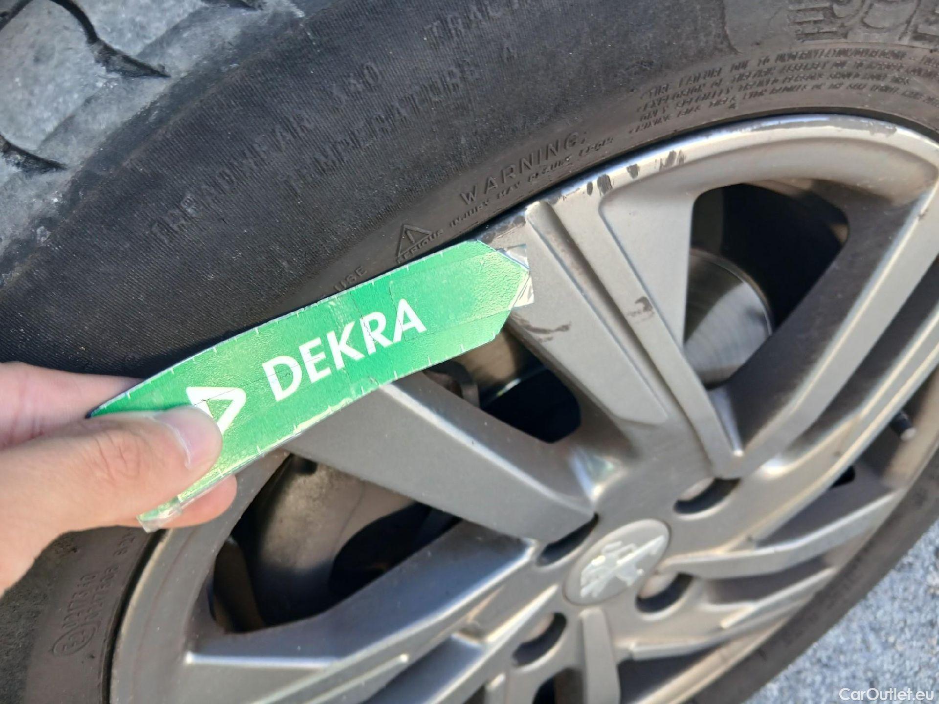  Peugeot  208 PEUGEOT  / 2019 / 5P / berlina con portón BlueHDi 73kW (100CV) Active Pack (AC) #13