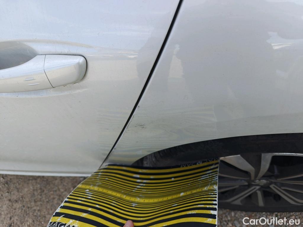  Peugeot  508 PEUGEOT  / 2018 / 5P / berlina con portón 5P Allure Pack BlueHDi 130 S&S EAT8 #9