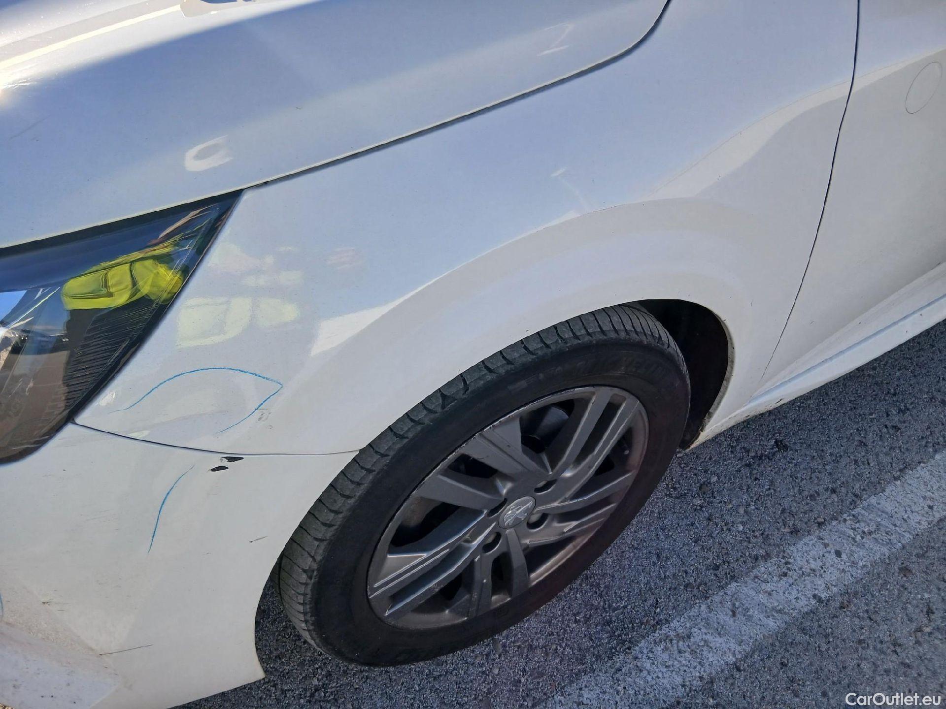  Peugeot  208 PEUGEOT  / 2019 / 5P / berlina con portón BlueHDi 73kW (100CV) Active Pack (AC) #11