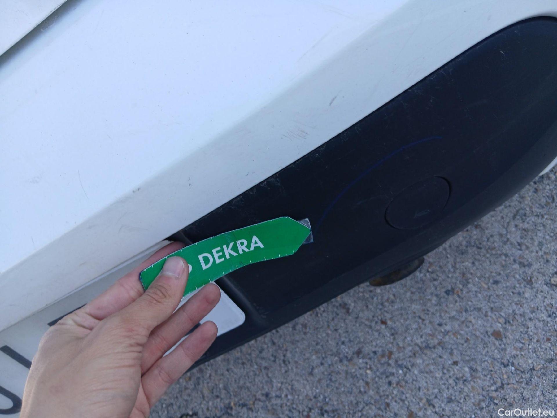  Peugeot  208 PEUGEOT  / 2019 / 5P / berlina con portón BlueHDi 73kW (100CV) Active Pack (AC) #26