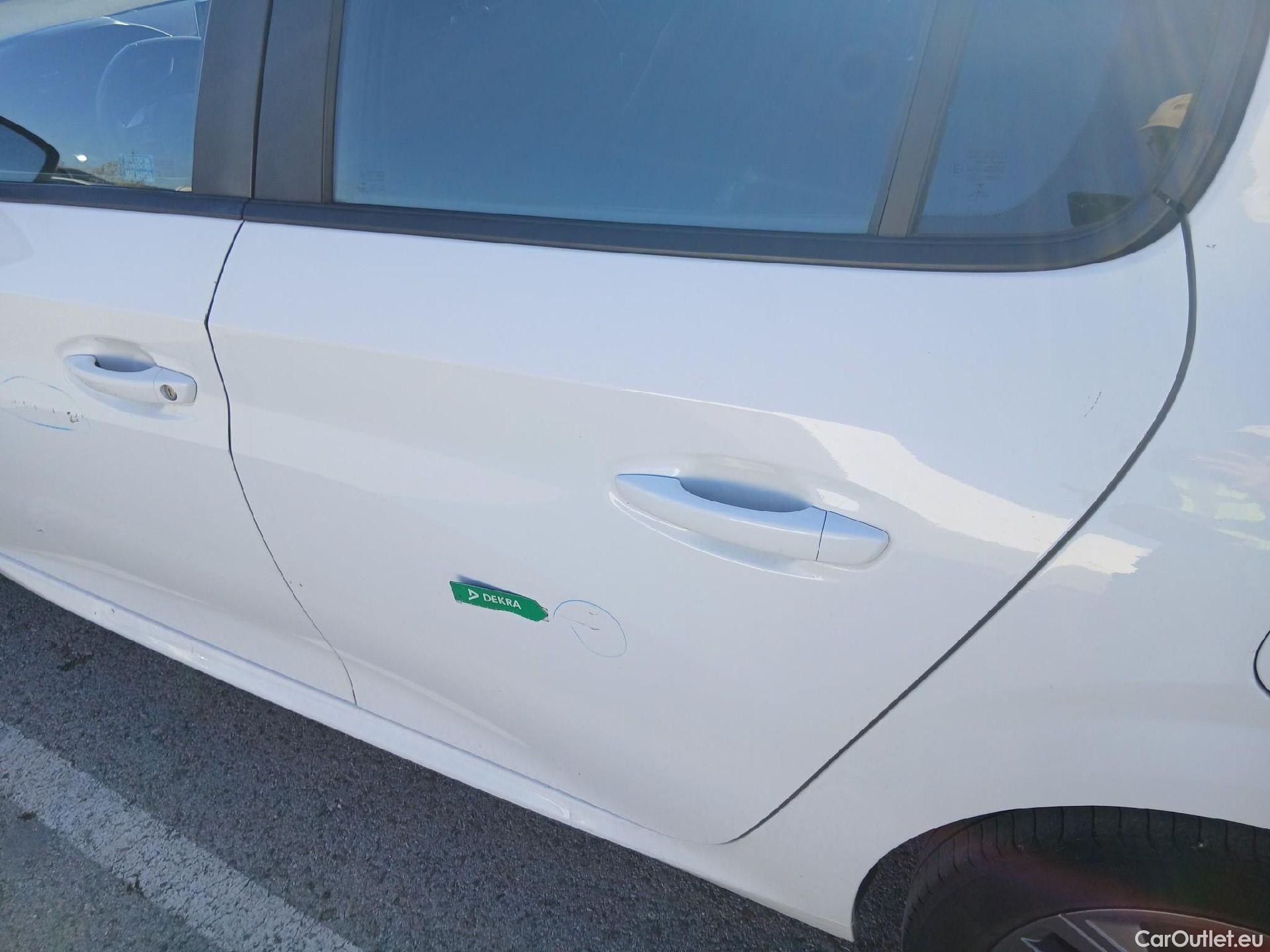  Peugeot  208 PEUGEOT  / 2019 / 5P / berlina con portón BlueHDi 73kW (100CV) Active Pack (AC) #20