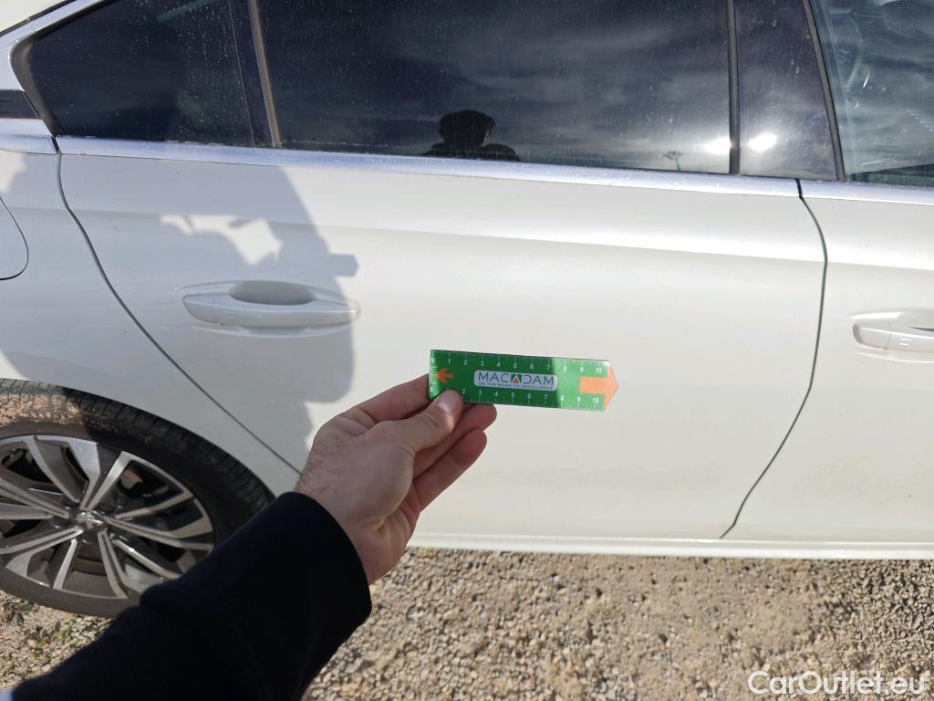  Peugeot  508 PEUGEOT  / 2018 / 5P / berlina con portón 5P Allure Pack BlueHDi 130 S&S EAT8 #25