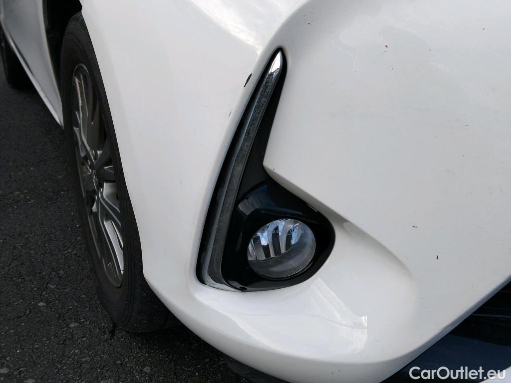  Toyota  Yaris TOYOTA  / 2017 / 5P / berlina con portón 1.5 100H Active #23