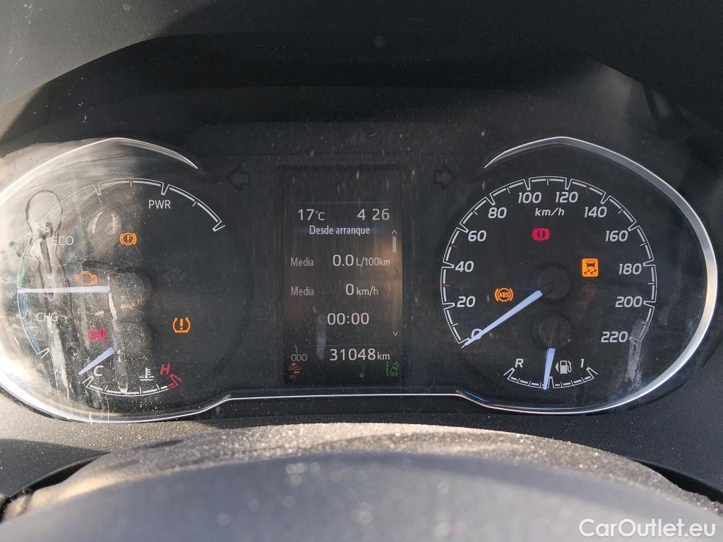  Toyota  Yaris TOYOTA  / 2017 / 5P / berlina con portón 1.5 100H Active #25