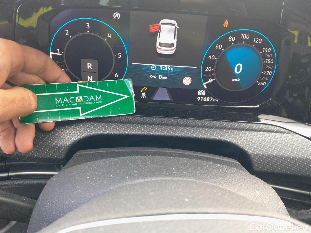  Volkswagen  Golf  VOLKSWAGEN / 2020 / 5P / berlina con portón R-Line 2.0 TDI 110kW (150CV) DSG #48