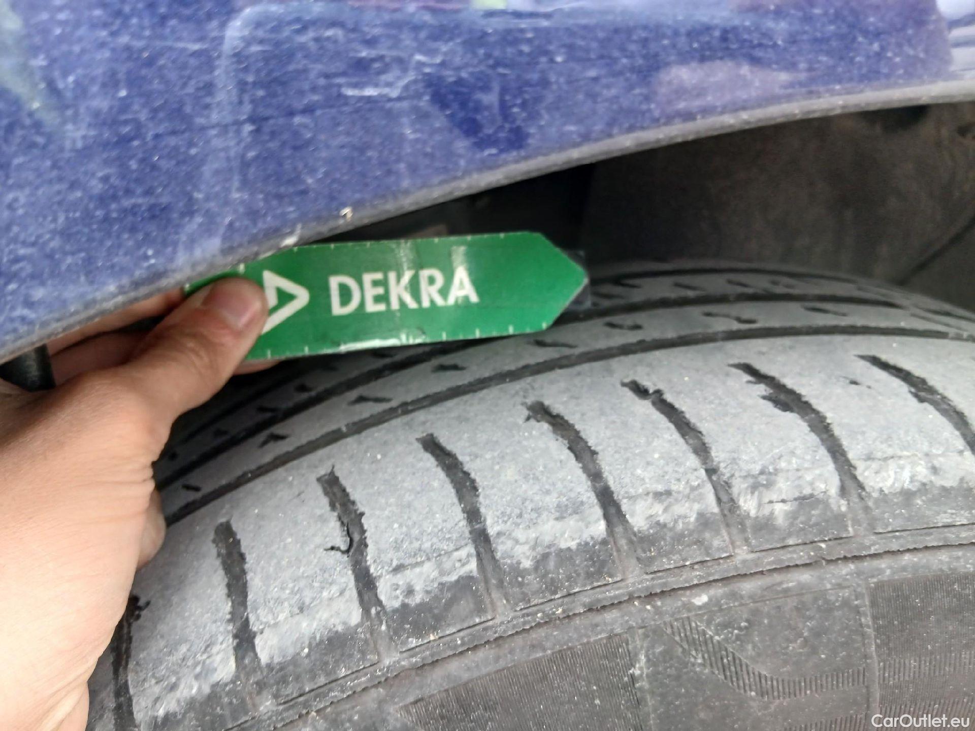  Volkswagen  Golf  VOLKSWAGEN / 2020 / 5P / familiar Life 1.0 TSI 81kW (110CV) Variant #4