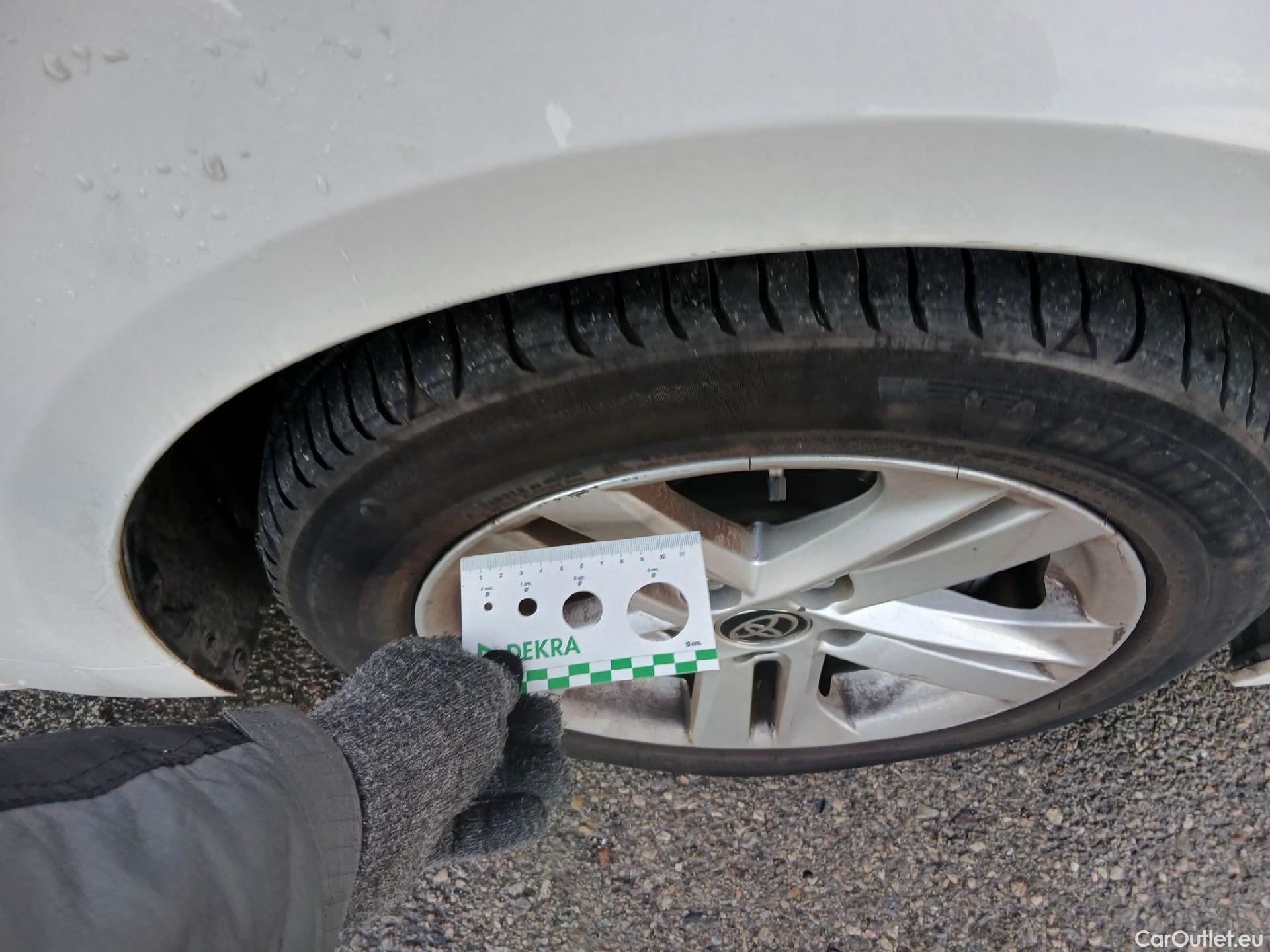  Toyota  Corolla TOYOTA  1.8 125H ACTIVE TECH E-CVT #23