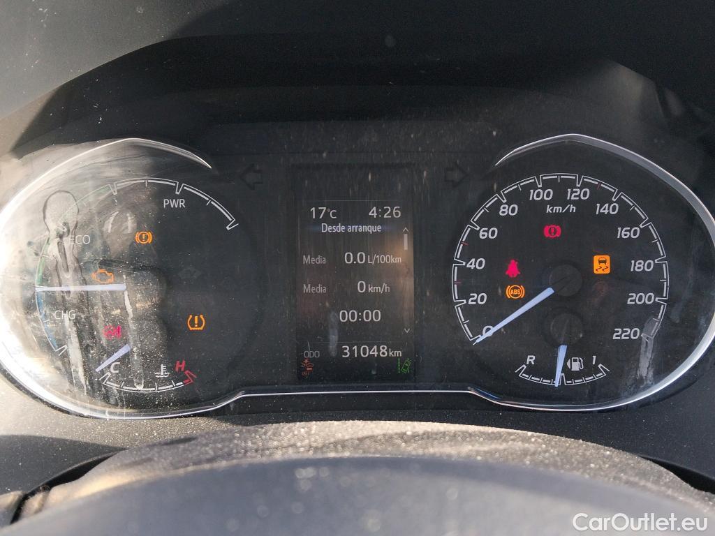  Toyota  Yaris TOYOTA  / 2017 / 5P / berlina con portón 1.5 100H Active #26