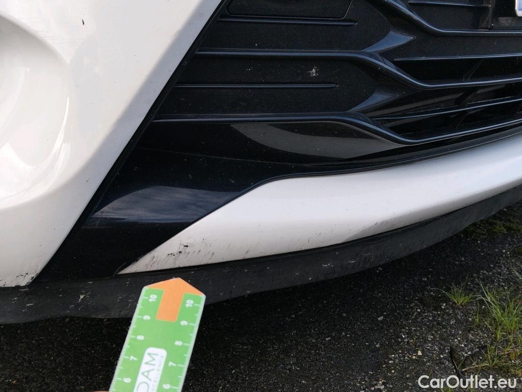  Toyota  Yaris TOYOTA  / 2017 / 5P / berlina con portón 1.5 100H Active #12