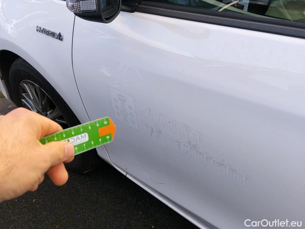  Toyota  Yaris TOYOTA  / 2017 / 5P / berlina con portón 1.5 100H Active #5