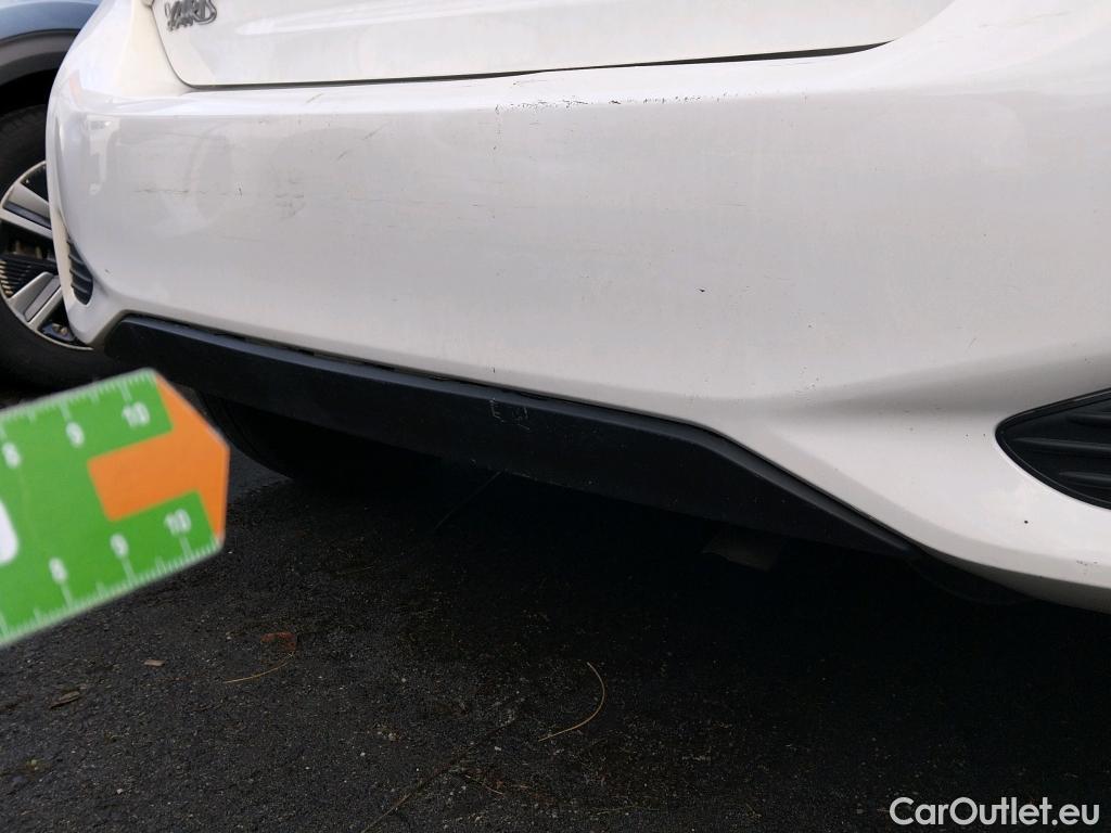  Toyota  Yaris TOYOTA  / 2017 / 5P / berlina con portón 1.5 100H Active #20