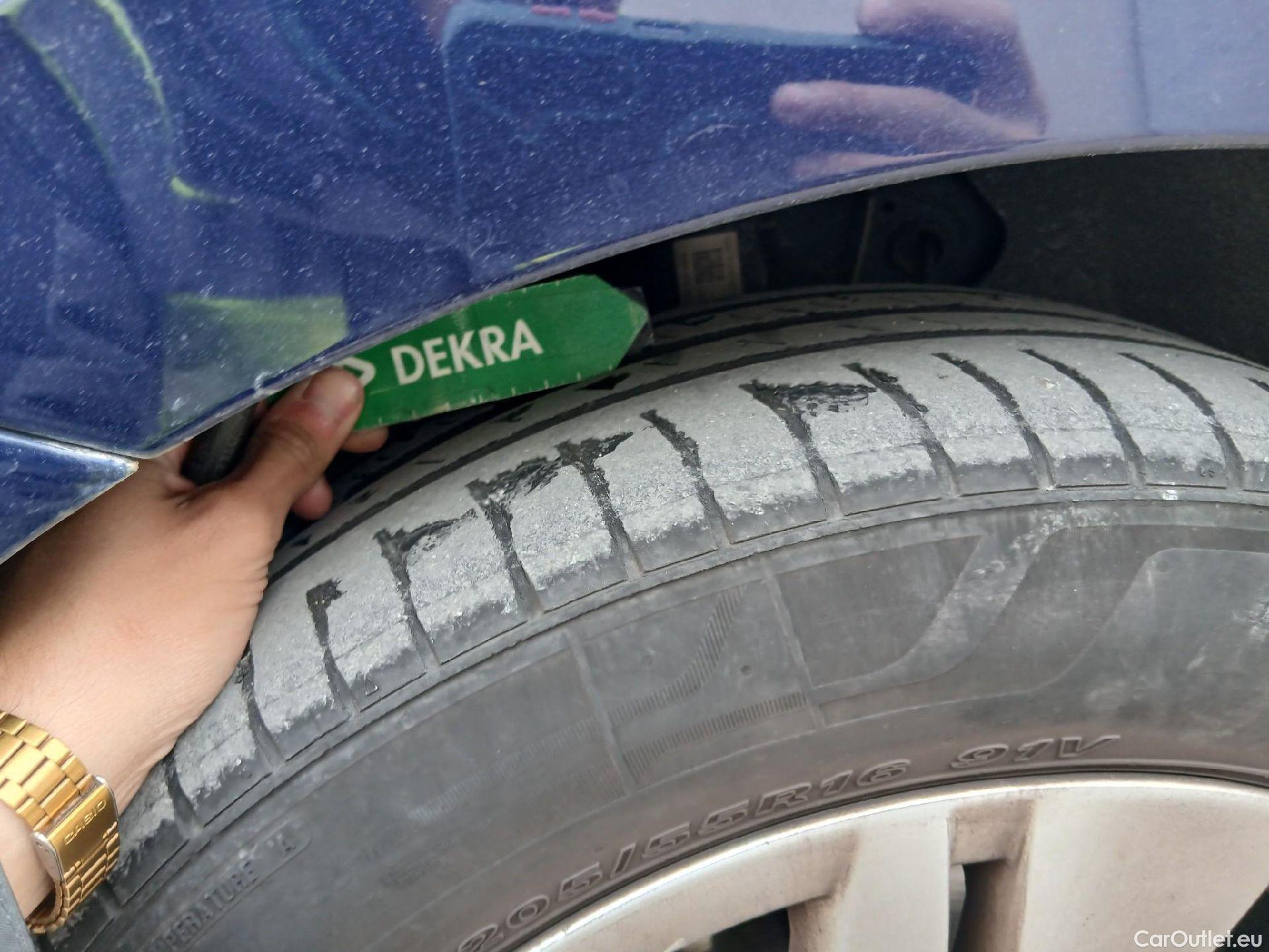  Volkswagen  Golf  VOLKSWAGEN / 2020 / 5P / familiar Life 1.0 TSI 81kW (110CV) Variant #2