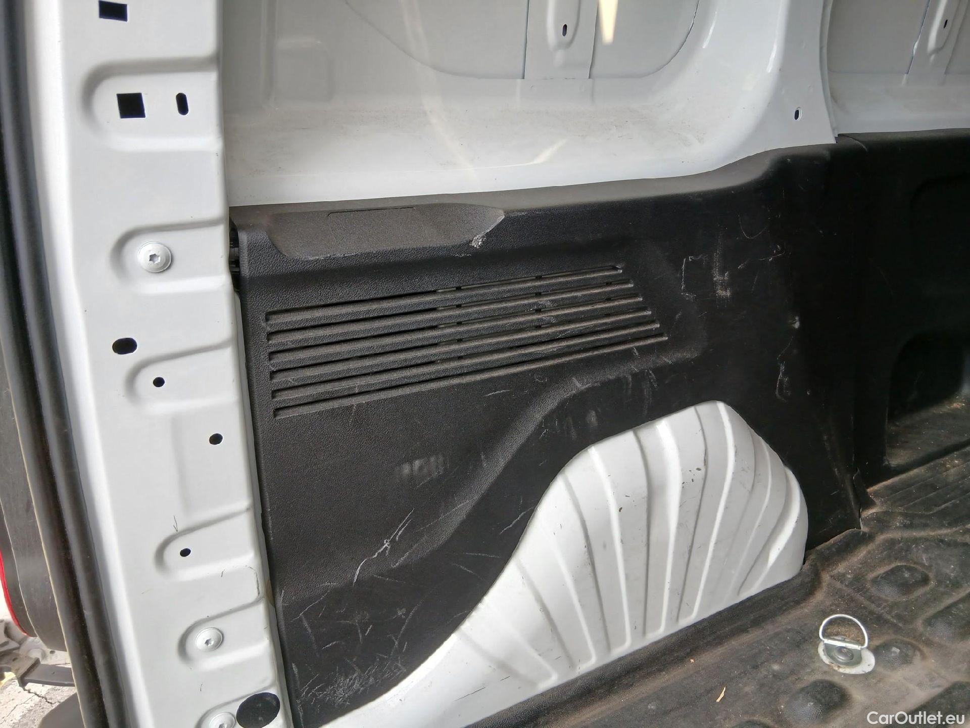  Peugeot  Partner PEUGEOT  / 2018 / 3P / furgón derivado de turismo Pro Standard 600kg BlueHDi 55kW #18