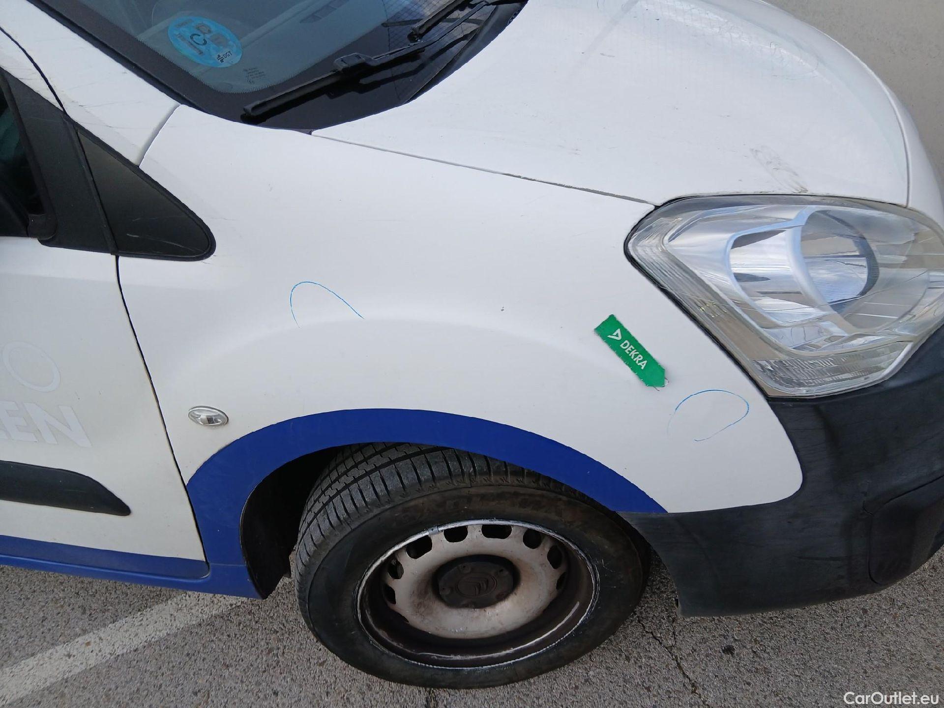  Citroen  Berlingo CITROEN  / 2015 / 3P / furgón derivado de turismo BlueHDi 55KW (75CV) #39