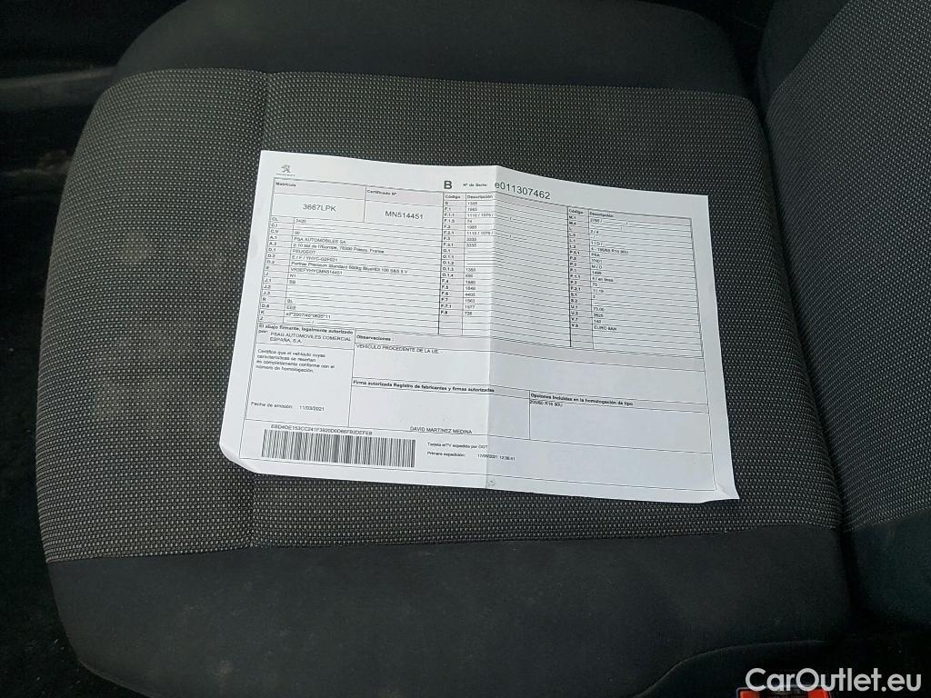  Peugeot  Partner PEUGEOT  / 2018 / 4P / furgón derivado de turismo Premium Standard 600kg BlueHDi 73kW #39