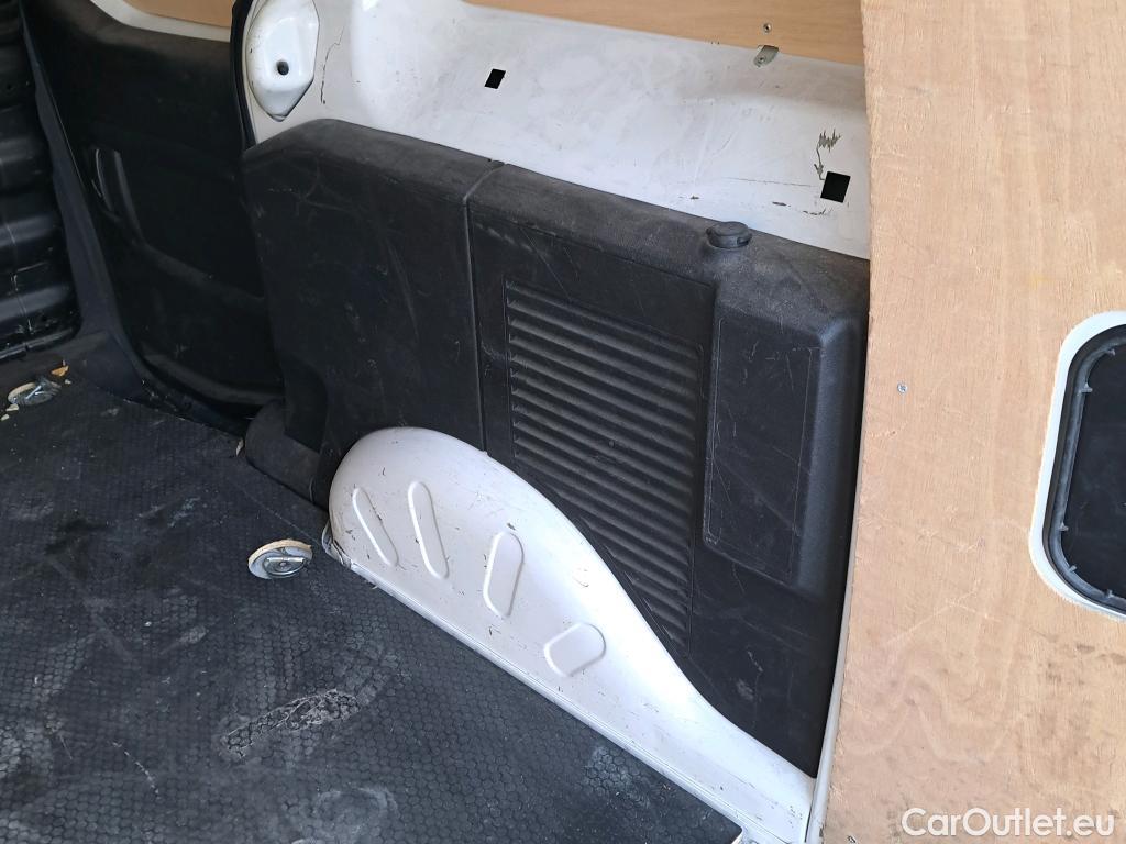  Peugeot  Partner PEUGEOT  VU 4p 2G furgón derivado de Furgón Confort PackL2 BlueHDi 73KW (100) #30