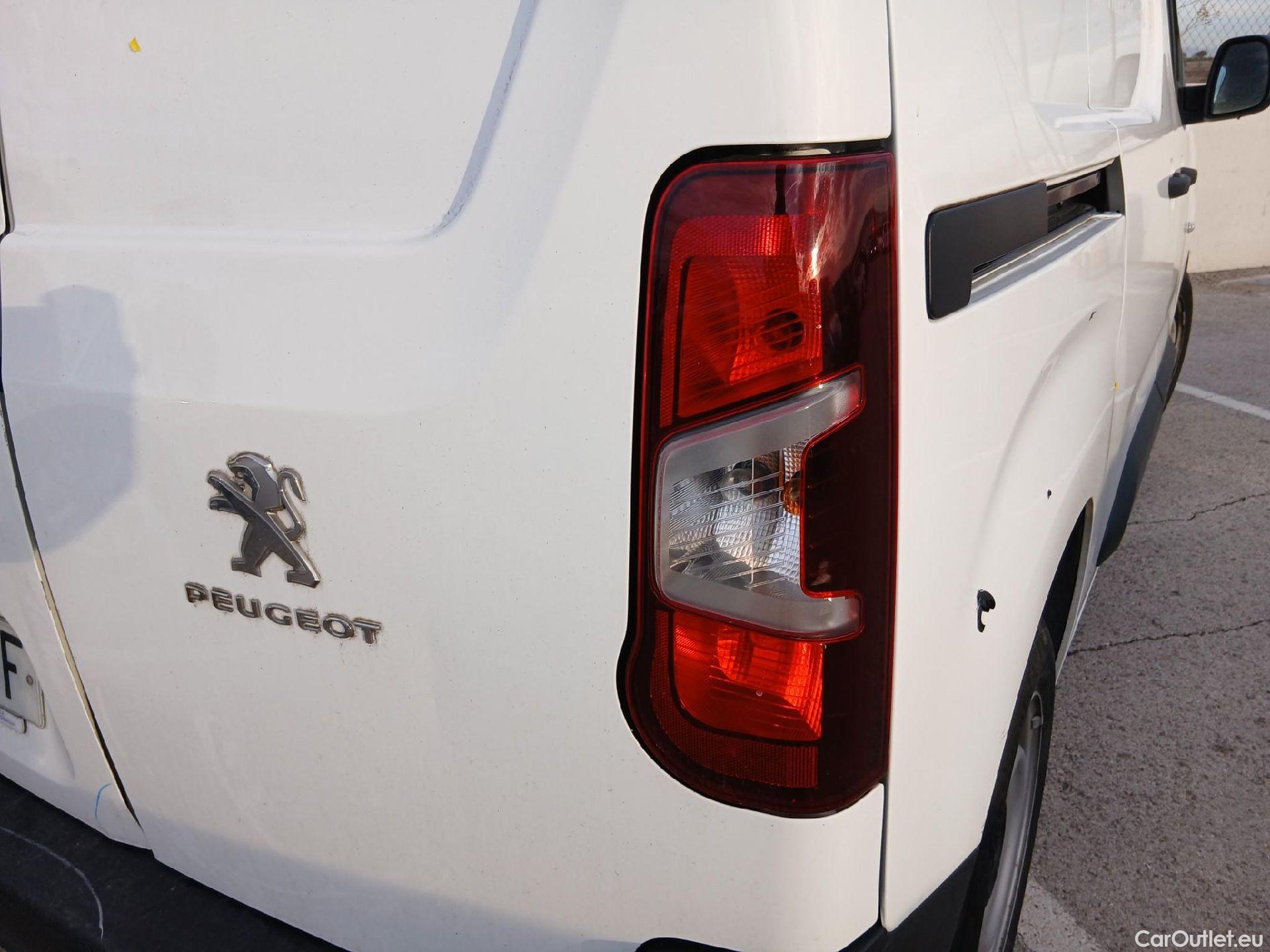  Peugeot  Partner PEUGEOT  / 2018 / 3P / furgón derivado de turismo Pro Standard 600kg BlueHDi 55kW #26