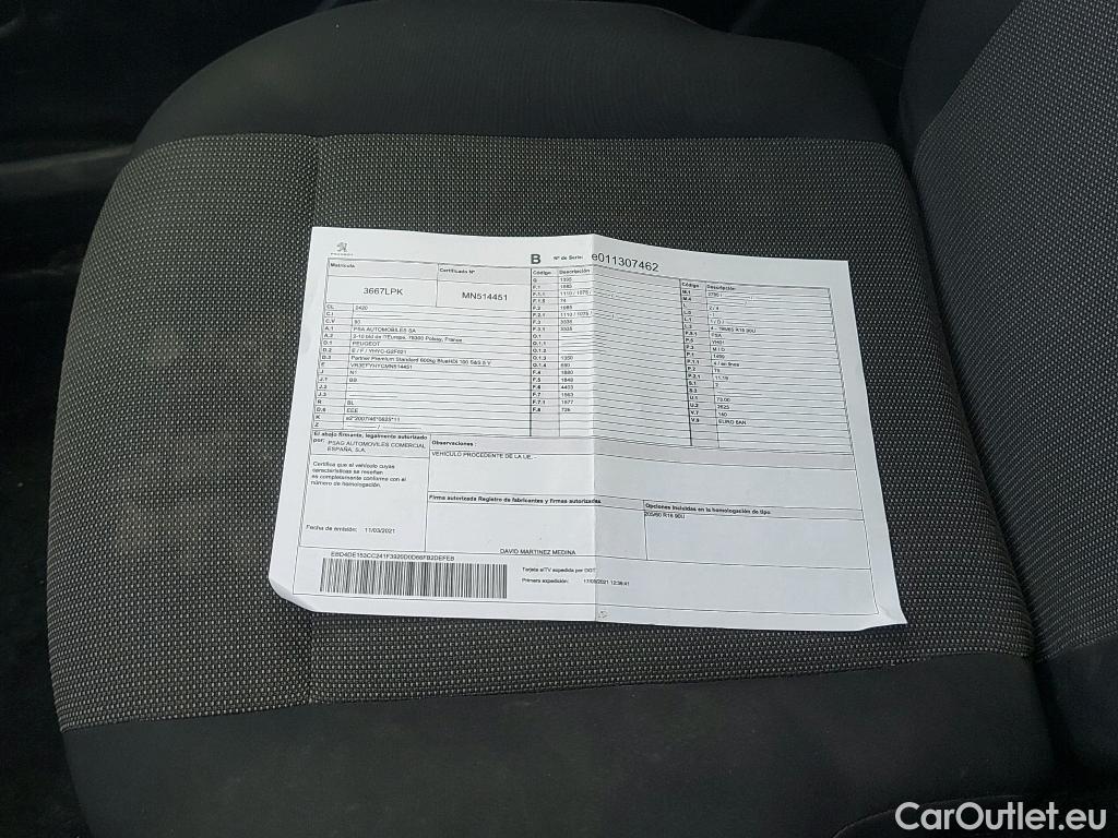  Peugeot  Partner PEUGEOT  / 2018 / 4P / furgón derivado de turismo Premium Standard 600kg BlueHDi 73kW #40