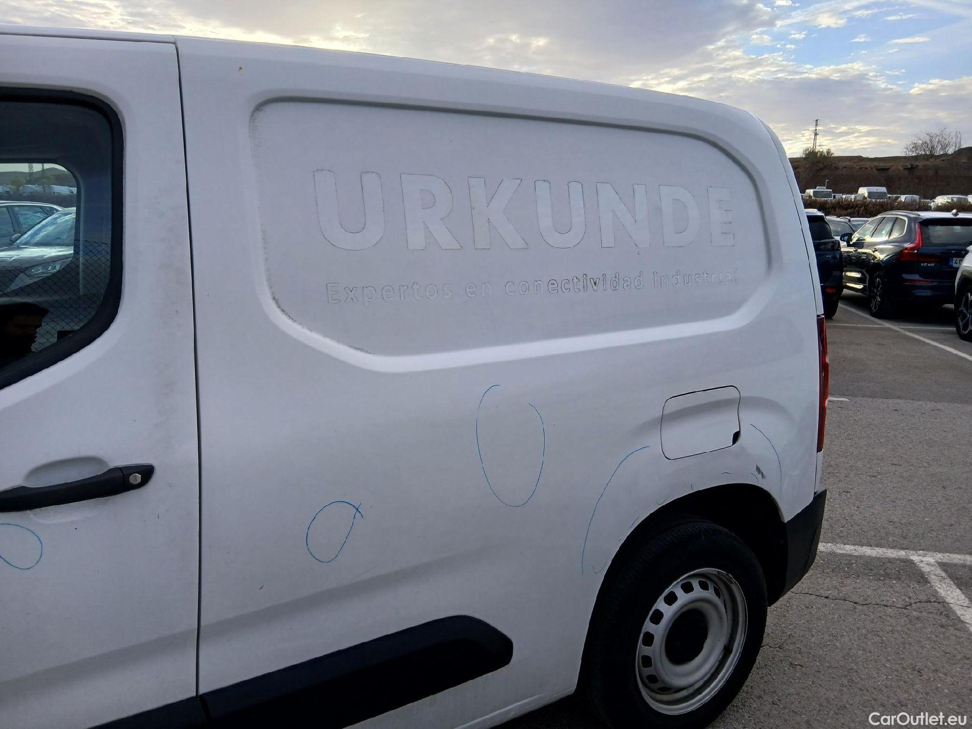  Peugeot  Partner PEUGEOT  / 2018 / 3P / furgón derivado de turismo Pro Standard 600kg BlueHDi 55kW #13