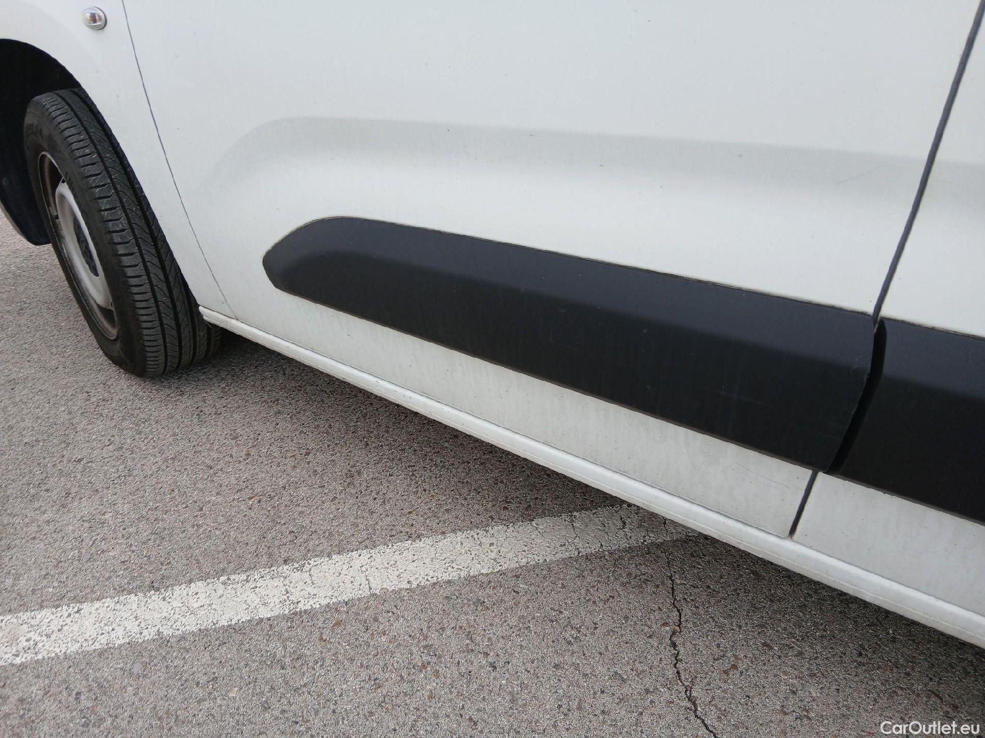  Peugeot  Partner PEUGEOT  / 2018 / 3P / furgón derivado de turismo Pro Standard 600kg BlueHDi 55kW #11