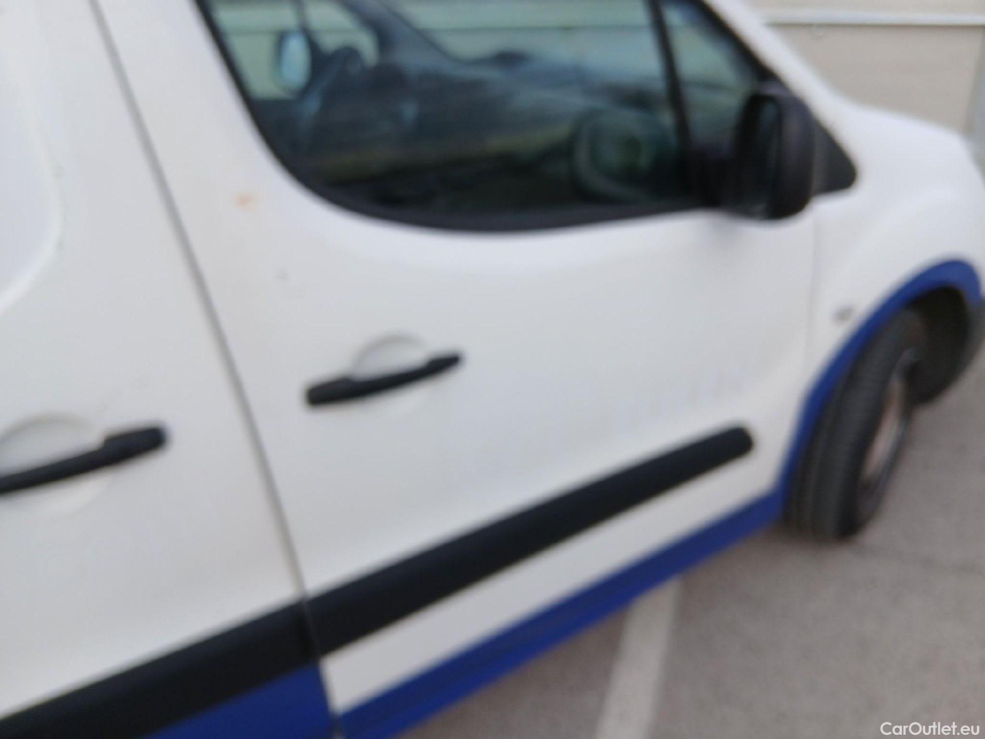  Citroen  Berlingo CITROEN  / 2015 / 3P / furgón derivado de turismo BlueHDi 55KW (75CV) #37