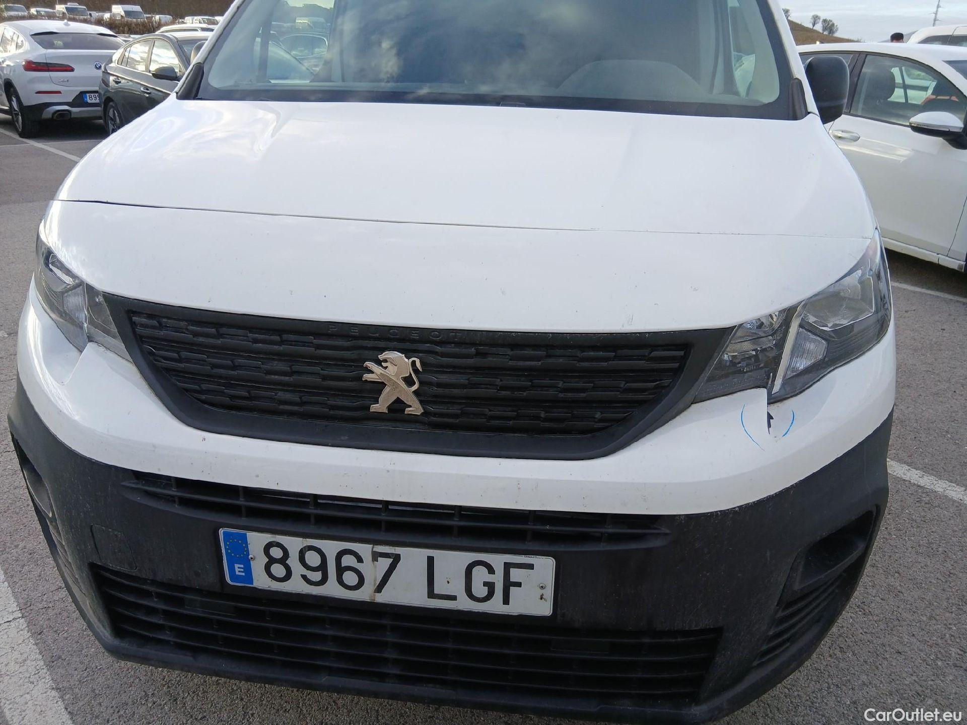  Peugeot  Partner PEUGEOT  / 2018 / 3P / furgón derivado de turismo Pro Standard 600kg BlueHDi 55kW #2