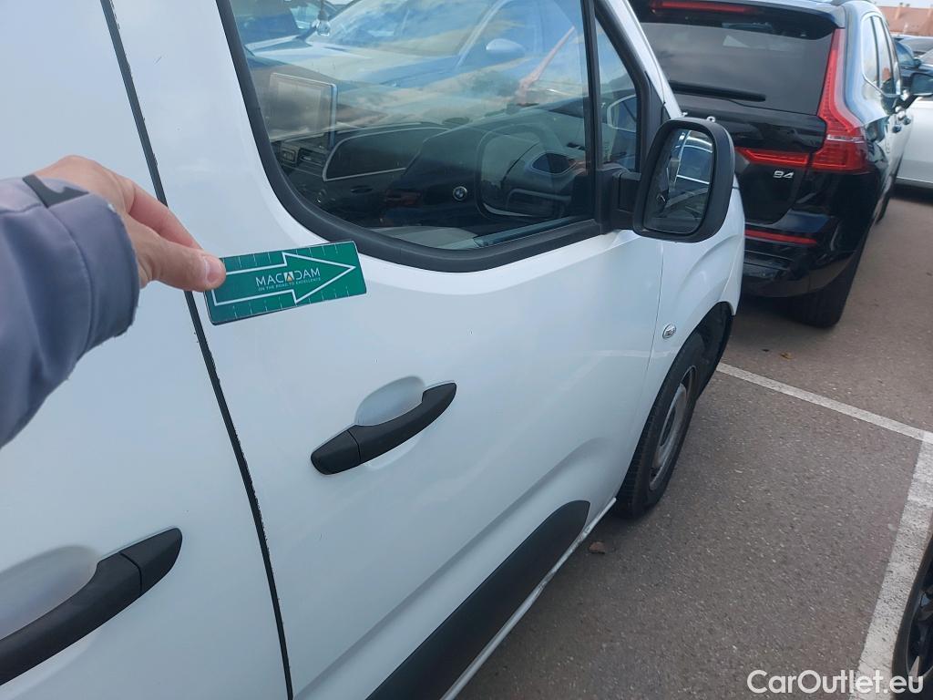  Peugeot  Partner PEUGEOT  / 2018 / 4P / furgón derivado de turismo Premium Standard 600kg BlueHDi 73kW #25