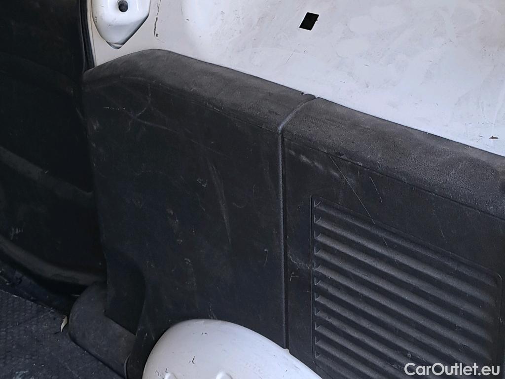  Peugeot  Partner PEUGEOT  VU 4p 2G furgón derivado de Furgón Confort PackL2 BlueHDi 73KW (100) #29