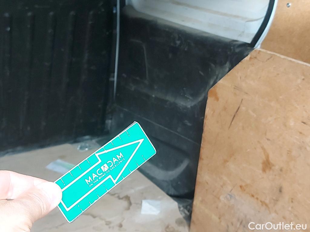  Peugeot  Partner PEUGEOT  / 2018 / 4P / furgón derivado de turismo Premium Standard 600kg BlueHDi 73kW #42