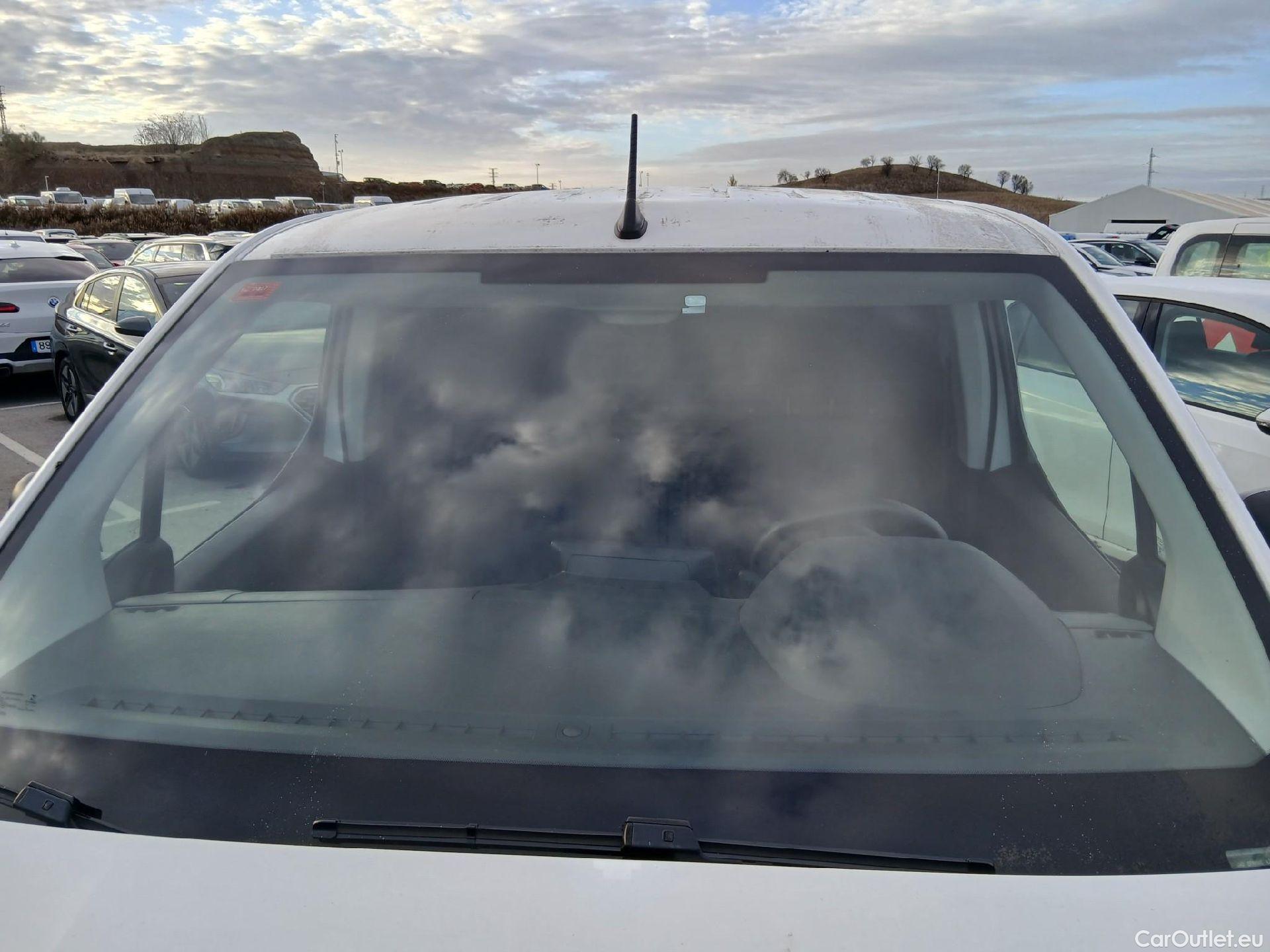  Peugeot  Partner PEUGEOT  / 2018 / 3P / furgón derivado de turismo Pro Standard 600kg BlueHDi 55kW #1