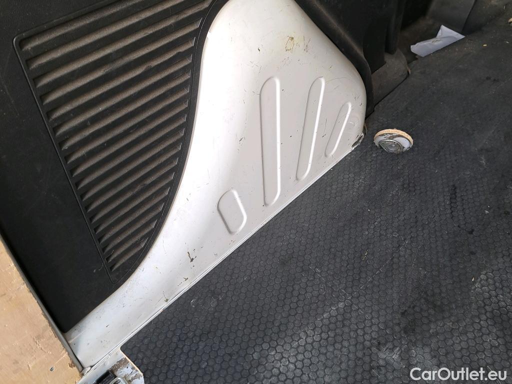  Peugeot  Partner PEUGEOT  VU 4p 2G furgón derivado de Furgón Confort PackL2 BlueHDi 73KW (100) #17