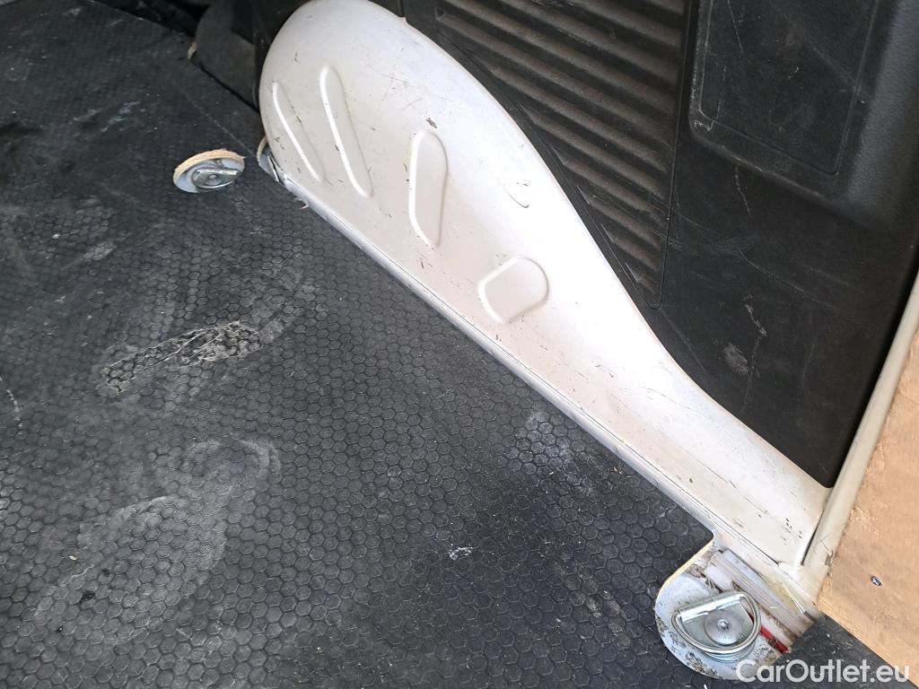  Peugeot  Partner PEUGEOT  VU 4p 2G furgón derivado de Furgón Confort PackL2 BlueHDi 73KW (100) #16