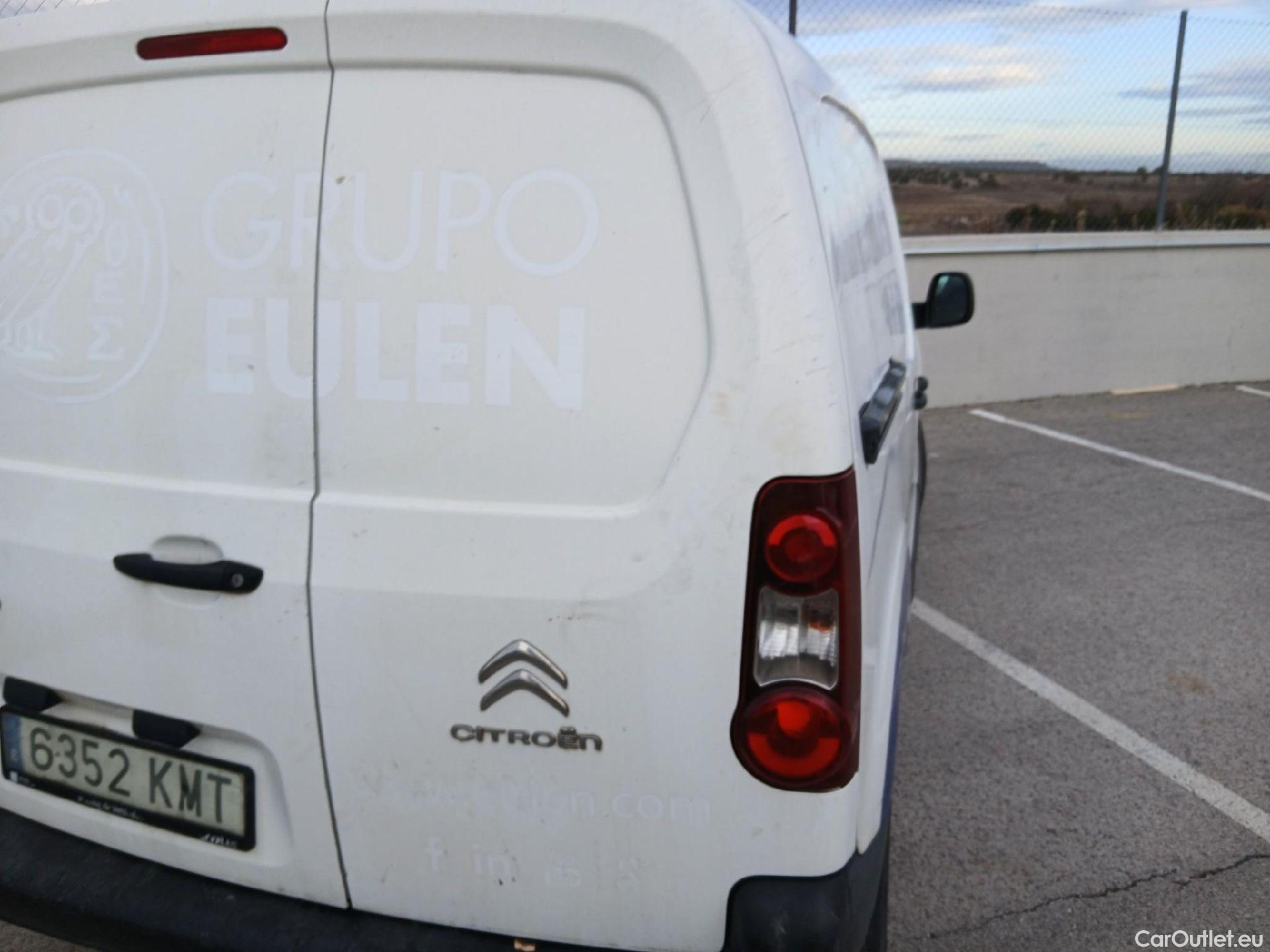  Citroen  Berlingo CITROEN  / 2015 / 3P / furgón derivado de turismo BlueHDi 55KW (75CV) #25